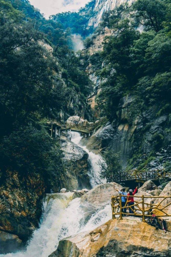 闹剧一场?顾言右起诉张雪峰又撤诉,张雪峰发文疑似作出回应